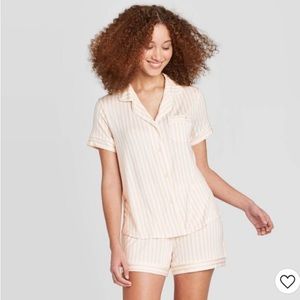 Short Sleeve Collar and Short Pajama Set Size L